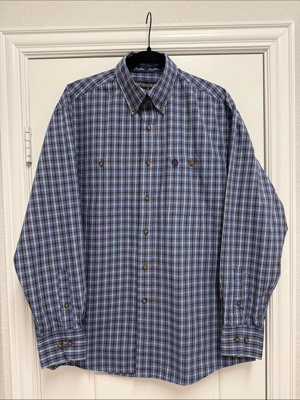 Wrangler George Strait Collection Blue Plaid Long-Sleeve Button-Down Shirt